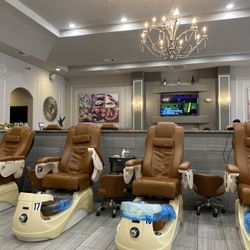 Highland Nail Bar - Inside