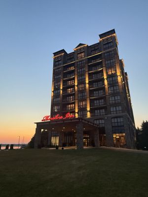 Shoreline Inn & Conference Center, an Ascend Collection Hotel by null