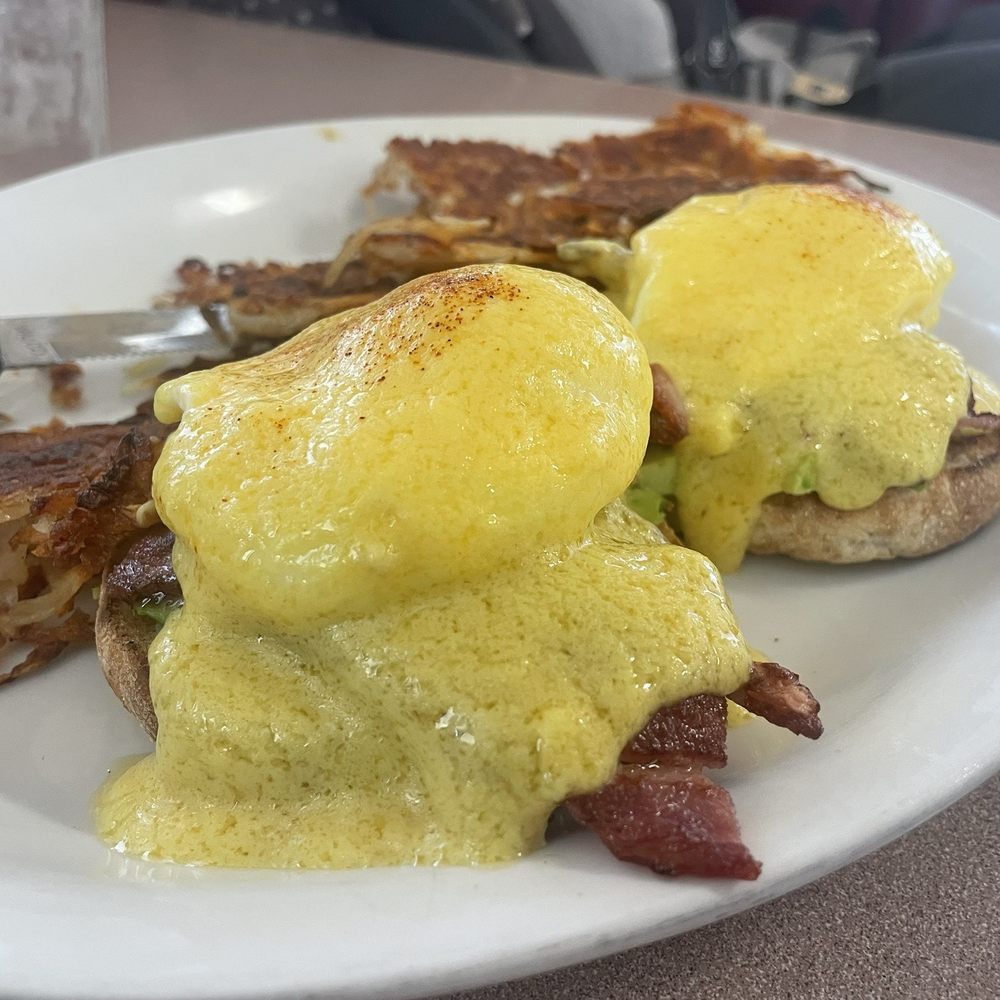 Mil’s Diner - Egg Benedict wit bash-browns - Diners Near Me - Milpitas, California