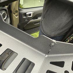 DV8 Off Road - Incomplete connectors flimsy