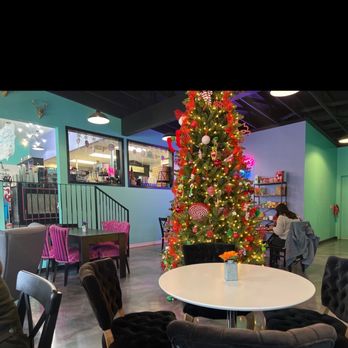 Twisted Sisters Bake Shop - Cupcakes Near Me - Fredericksburg, Texas