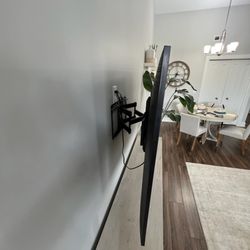 SIMPLYtech - Articulating TV installation