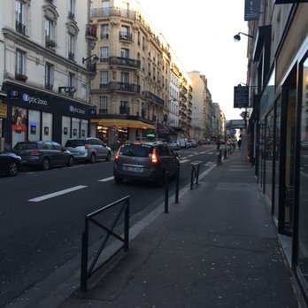 Résidence Clignancourt - Street view from the door. - Hotels Near Me - Paris, 75