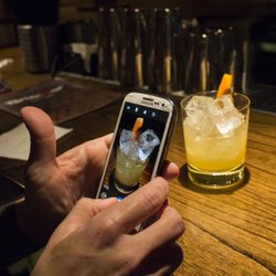 BrukBar - La foto de la foto. RIP el celu de Fer.