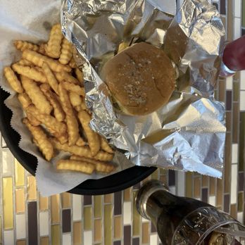 This N That - Garlic smash burger - Soul Food Near Me - Carbondale, Illinois This N That - Garlic smash burger - Soul Food Near Me - Carbondale, Illinois