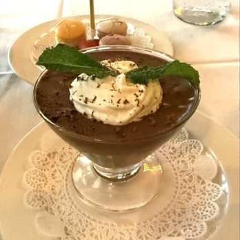La Goulue Palm Beach - Chocolate mousse - French Near Me - Palm Beach, Florida La Goulue Palm Beach - Chocolate mousse - French Near Me - Palm Beach, Florida