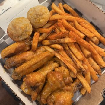 Trap House Wingz - Honey Gold - Chicken Wings Near Me - Nashville, Tennessee Trap House Wingz - Honey Gold - Chicken Wings Near Me - Nashville, Tennessee
