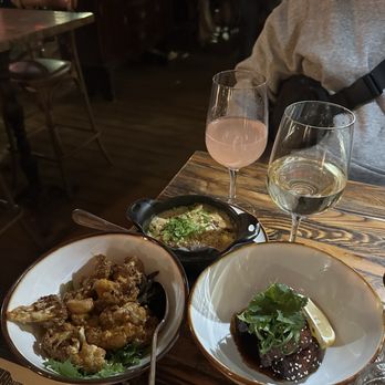 Bacari GDL - Mac and cheese, pork belly, and cauliflower - Mediterranean Near Me - Glendale, California