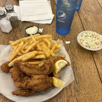 Millstone Restaurant & Country Store - Catfish plate - American Near Me - Dandridge, Tennessee