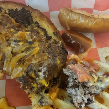 FarmBurguesa - Burnt patty, very dry. - Burgers Near Me - Vinton, Virginia FarmBurguesa - Burnt patty, very dry. - Burgers Near Me - Vinton, Virginia