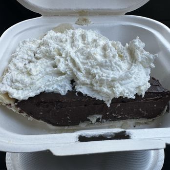 Rock Creek Lakes Resort - Chocolate cream pie - Hotels Near Me - Bishop, California Rock Creek Lakes Resort - Chocolate cream pie - Hotels Near Me - Bishop, California