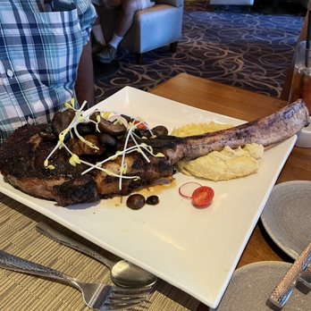Seven Sisters - Tomahawk steak - Cocktail Bars Near Me - Tuolumne, California