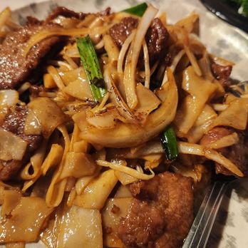 Hong Kong Station - Beef chao fun - so fun! - Chinese Near Me - Centennial, Colorado
