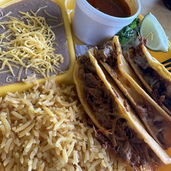 Papis Tacos and More - birria taco plate - Mexican Near Me - Fort Worth, Texas Papis Tacos and More - birria taco plate - Mexican Near Me - Fort Worth, Texas