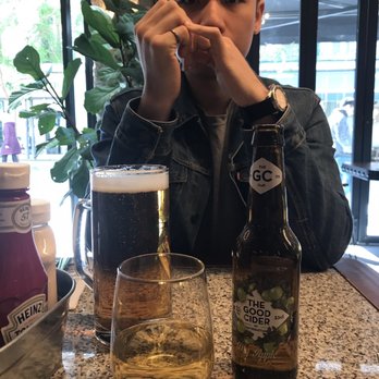 Steak Burger - Estrella and dry apple cider - Burgers Near Me - Madrid, M Steak Burger - Estrella and dry apple cider - Burgers Near Me - Madrid, M