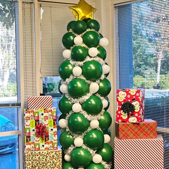 August Moon Events - Christmas tree made out of Ballons - Photo Booth Rentals Near Me