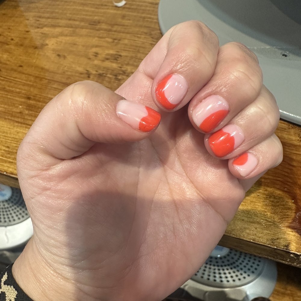 Lex did my design freehand based on a photo and I love the result! (Level 2 - no chip) Lex did my design freehand based on a photo and I love the result! (Level 2 - no chip)