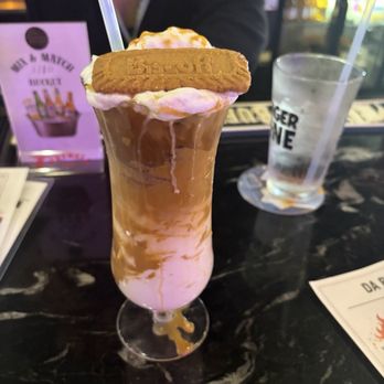 Da Burger Wing Hub - biscoff latte - Burgers Near Me - Honolulu, Hawaii