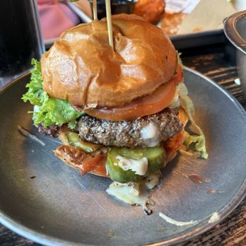 Broderick - Walnut Creek - Classic Burger - Gastropubs Near Me - Walnut Creek, California