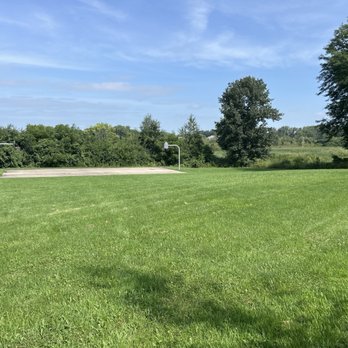 Westport Meadows Park - Basketball court with large nature break behind it - Parks Near Me - Madison, Wisconsin Westport Meadows Park - Basketball court with large nature break behind it - Parks Near Me - Madison, Wisconsin