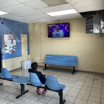 Mike's Laundromat - TV area - Laundromat Near Me - Tucson, Arizona Mike's Laundromat - TV area - Laundromat Near Me - Tucson, Arizona