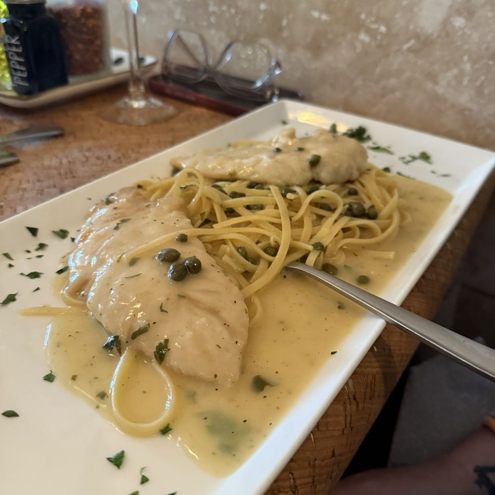 Trattoria Mangia - Chicken picatta and fettuccine - Italian Near Me - Naples, Florida Trattoria Mangia - Chicken picatta and fettuccine - Italian Near Me - Naples, Florida
