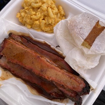 Bowlegged BBQ - Brisket Dinner with 2 Side (mac n cheese and cornbread) - Barbeque Near Me - San Diego, California Bowlegged BBQ - Brisket Dinner with 2 Side (mac n cheese and cornbread) - Barbeque Near Me - San Diego, California
