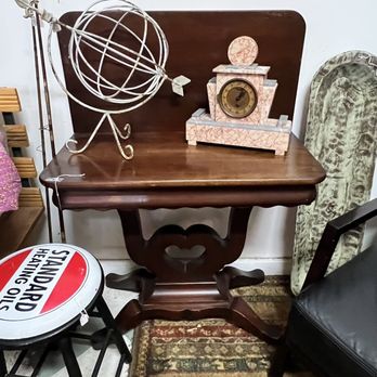 Millbrook Antique Center - Antiques Near Me - Millbrook, New York
