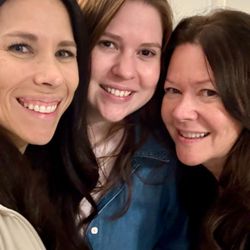 City of Dallas, Oregon - Melanie and daughters :-)