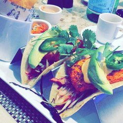 Mariposa - Salmon tacos