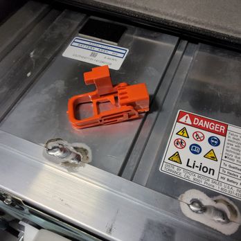 Carl's Auto Repair - We use correct battery disconnect procedures. - Auto Repair Near Me - Garden City, Idaho Carl's Auto Repair - We use correct battery disconnect procedures. - Auto Repair Near Me - Garden City, Idaho