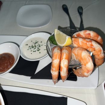 JUSTIN Downtown Tasting Room - Shrimp cocktail - Wine Tasting Room Near Me - Paso Robles, California JUSTIN Downtown Tasting Room - Shrimp cocktail - Wine Tasting Room Near Me - Paso Robles, California