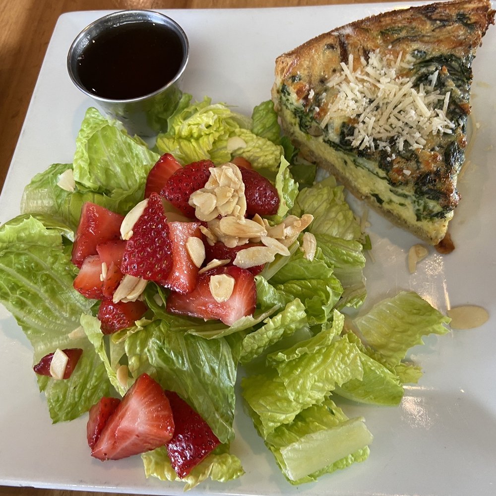 Spinach & mushroom quiche with strawberry salad Spinach & mushroom quiche with strawberry salad