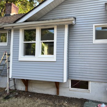 Rob Repairs and Construction - a blue house with white trim - Handyman Near Me - Keizer, Oregon