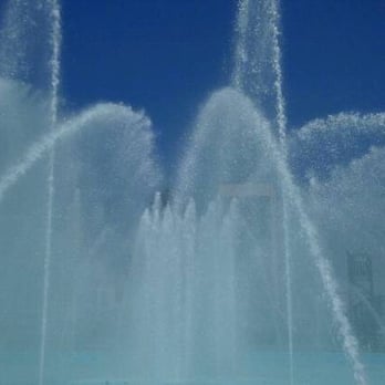Friendship Fountain - Landmarks & Historical Buildings Near Me - Jacksonville, Florida