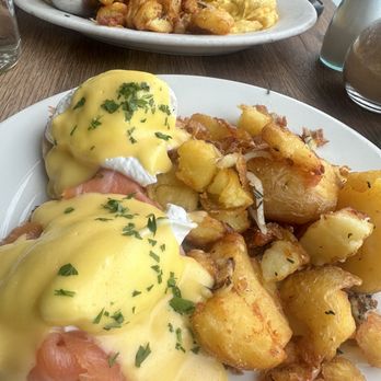 Plow - Eggs Benedict w Smoked Salmon - Breakfast & Brunch Near Me - San Francisco, California Plow - Eggs Benedict w Smoked Salmon - Breakfast & Brunch Near Me - San Francisco, California