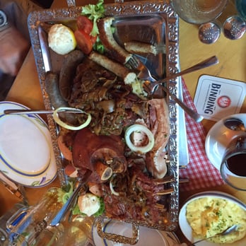Zum Rad - Big ol tray o' meat. Gonna have the pork sweats for sure. - German Near Me - Frankfurt, HE