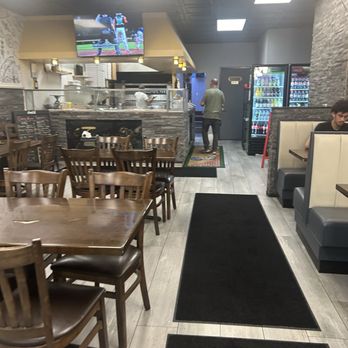 Fords Pizza Restaurant - Pizza Near Me - Fords, New Jersey
