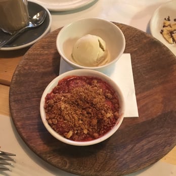 Caravan Kings Cross - Rhubarb crumble - Breakfast & Brunch Near Me - London, XGL