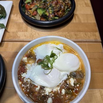 Chicago Waffles - Mediterranean Sunrise Omelet - Breakfast & Brunch Near Me - Chicago, Illinois
