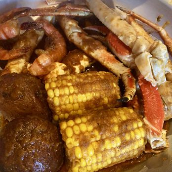 Crab N Bar - Hubs half of Triple Your Lovin (shrimp and snow crab) with half of King Crab entree - One leg each of King Crab - Cajun/Creole Near Me - Cedar Hill, Texas