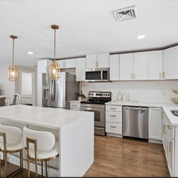 CRC Tile Installation - Renovation kitchen cabinets and stone qu