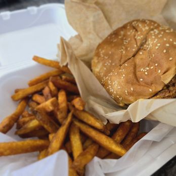 Mr Broast - Burgers Near Me - Rosemont, Illinois