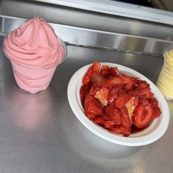 Strawberry Shack - Dole whip and strawberry shortcake - Desserts Near Me - Carlsbad, California