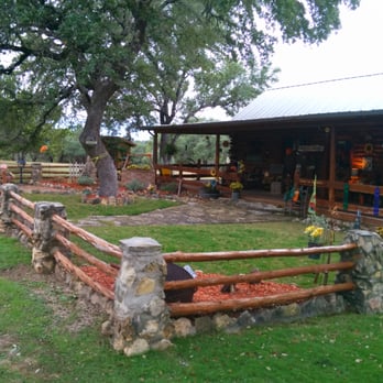 Rustic Ridge - Hotels Near Me - Canyon Lake, Texas