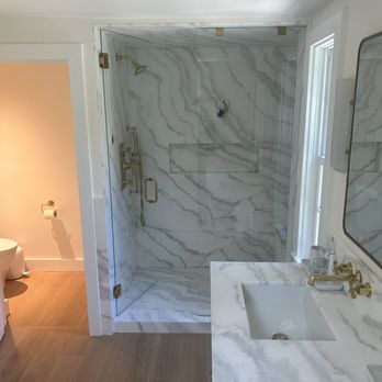 HomeSquare Pro - Elegant modern bathroom renovation featuring custom lighting and professional electrical work - General Contractors Near Me - Norwalk, Connecticut HomeSquare Pro - Elegant modern bathroom renovation featuring custom lighting and professional electrical work - General Contractors Near Me - Norwalk, Connecticut