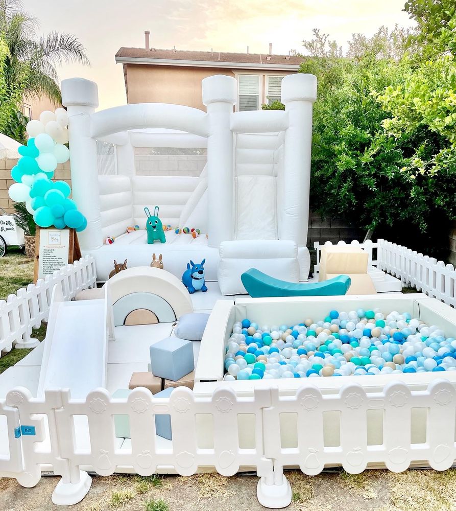 Three Little Eggs Mobile Play Logo