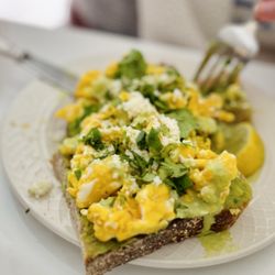 Unataza Coffee - Avocado Toast
