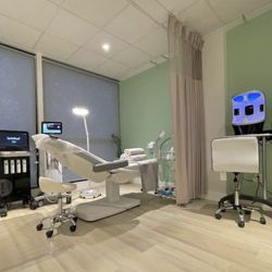 Amee’s Medical Spa - AMEE'S MEDICAL SPA have rejuvenation, tightening, and contouring treatments.