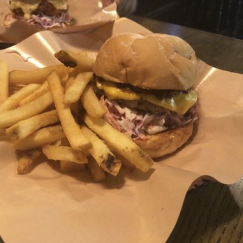 Shake'em Buns - Burgers Near Me - Hong Kong, HK